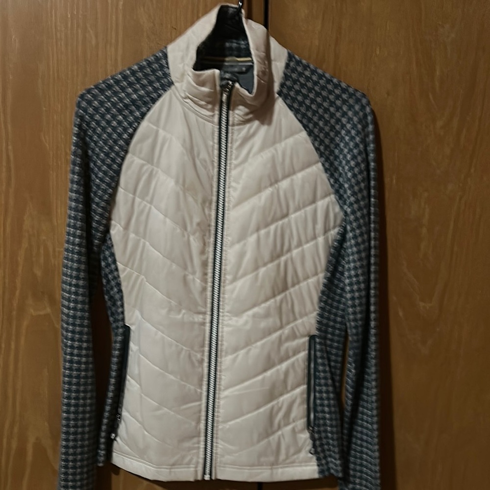 Smartwool Cream and Gray Quilted Puffer Jacket